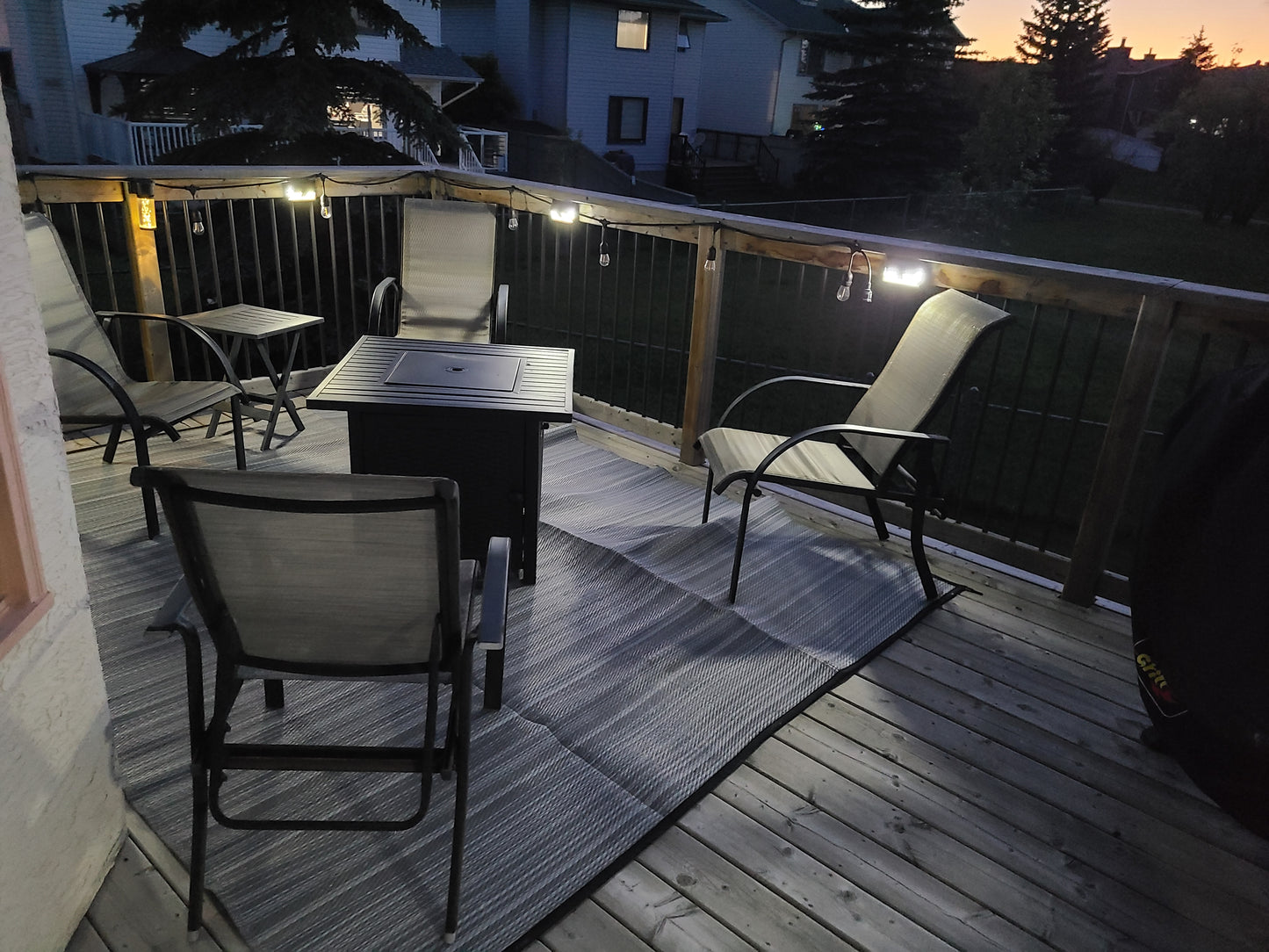 Solar Powered LED Wall Light